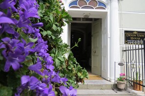 Property entrance - Devonview House (Youghal)
