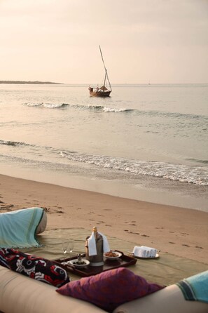 White sand - The Red Pepper House (Lamu)