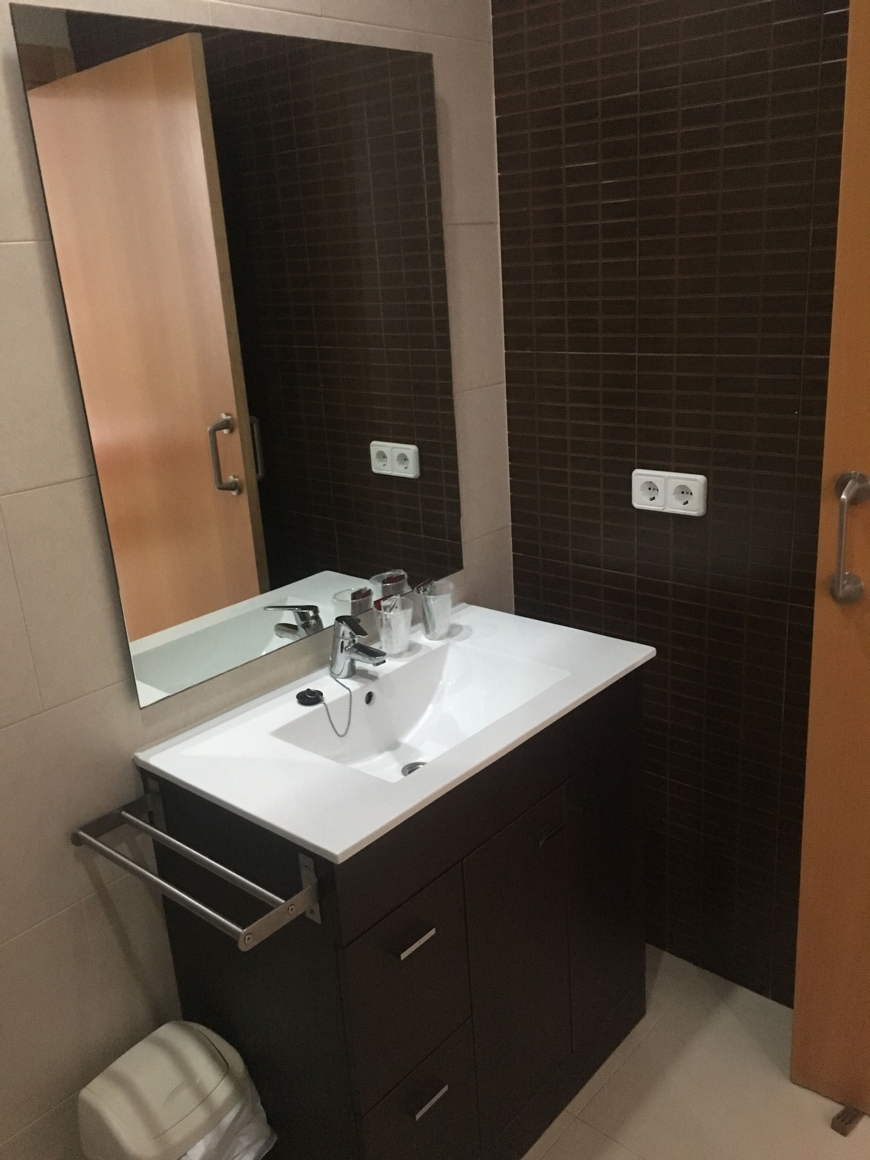 shower, free toiletries, hair dryer, slippers