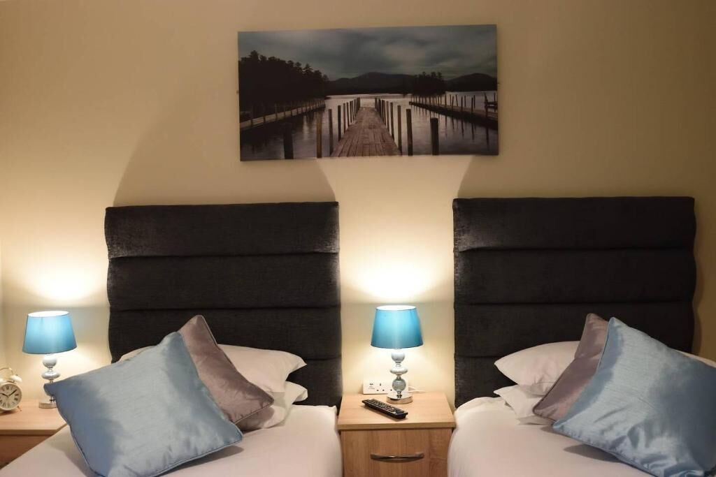 5 bedrooms, desk, iron/ironing board, free wifi