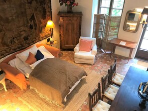 1 bedroom, premium bedding, minibar, in-room safe