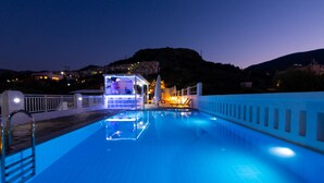Swim-up bar - Okirroi Villas (Hersonissos)