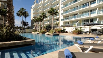 Sesongbasert utendørsbasseng