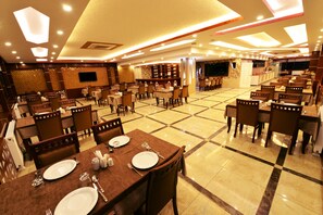 Breakfast served  - Atlihan Park Hotel (Batman)