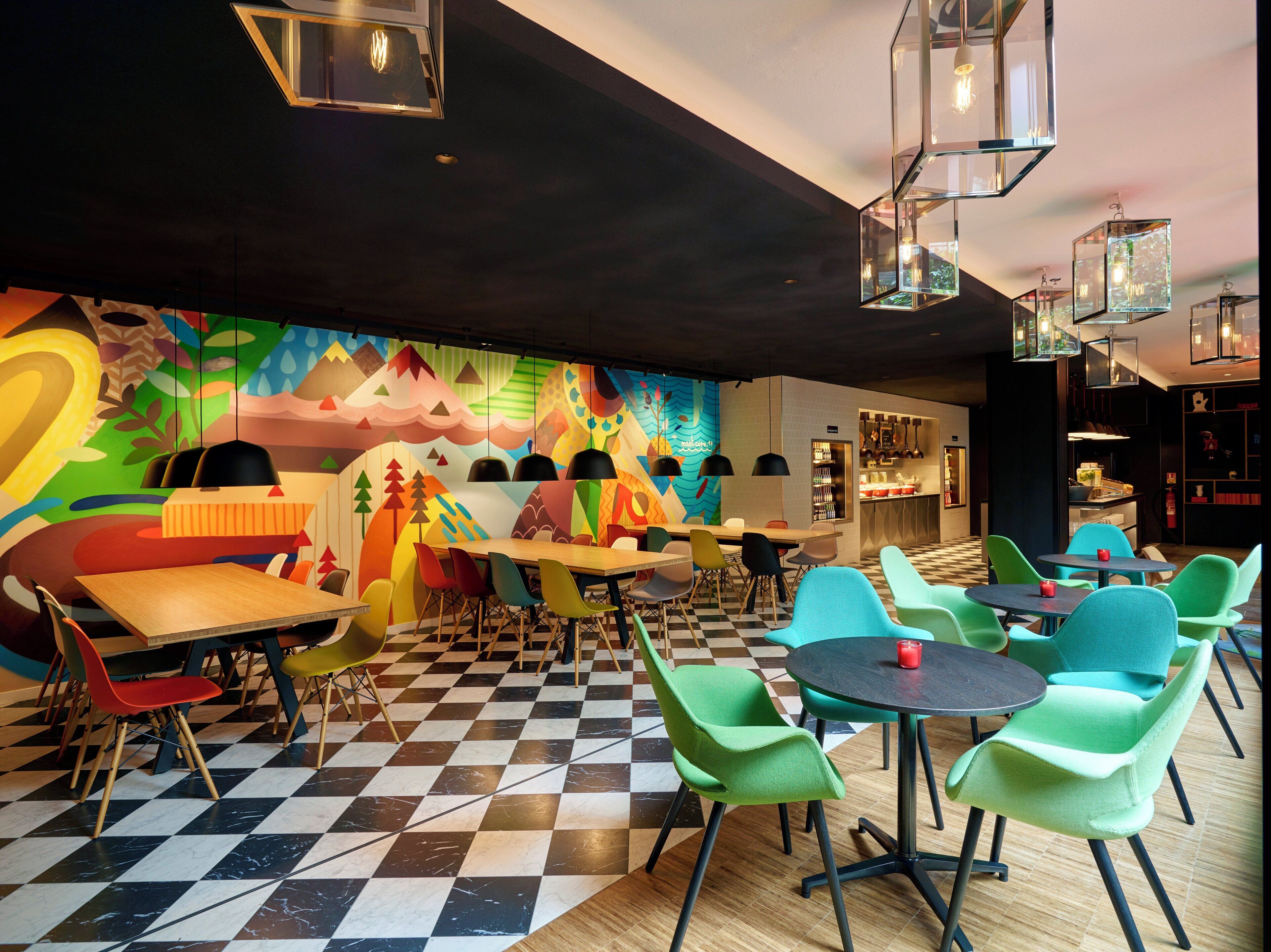 43-inch smart tv with cable channels, tv, ipad