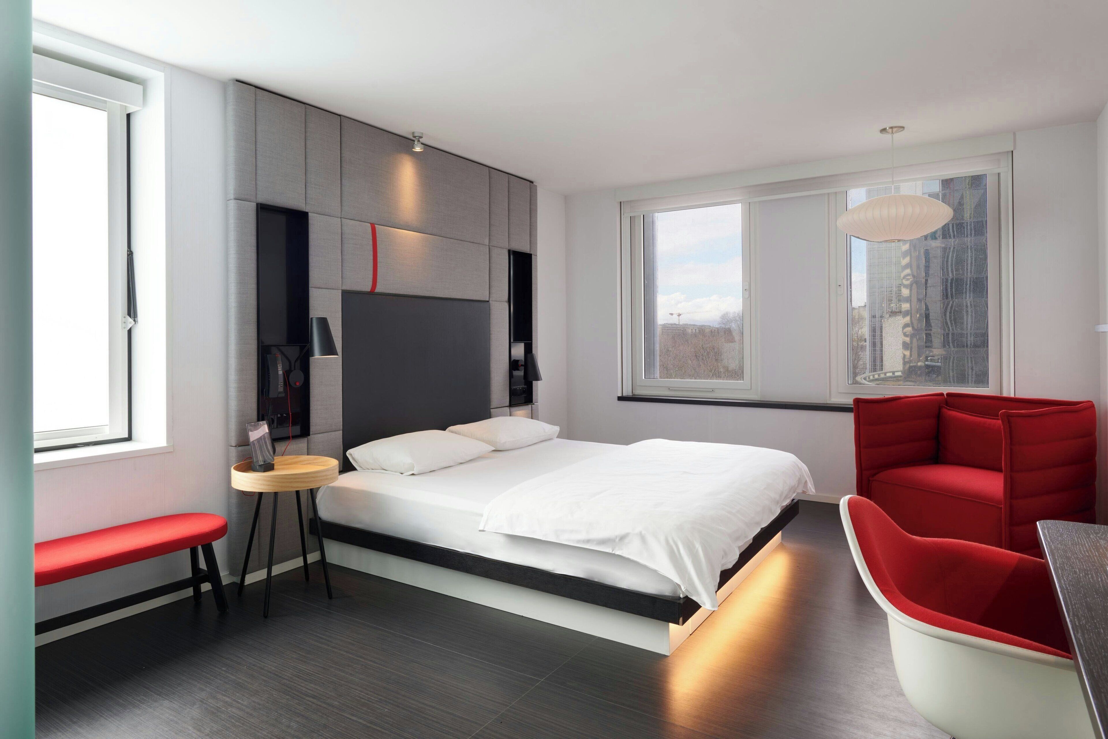 Room, 1 King Bed (Mobility Accessible, Roll-In Shower) | City view