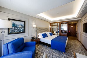 Minibar, individually decorated, desk, laptop workspace - Gonluferah City Hotel (Bursa)