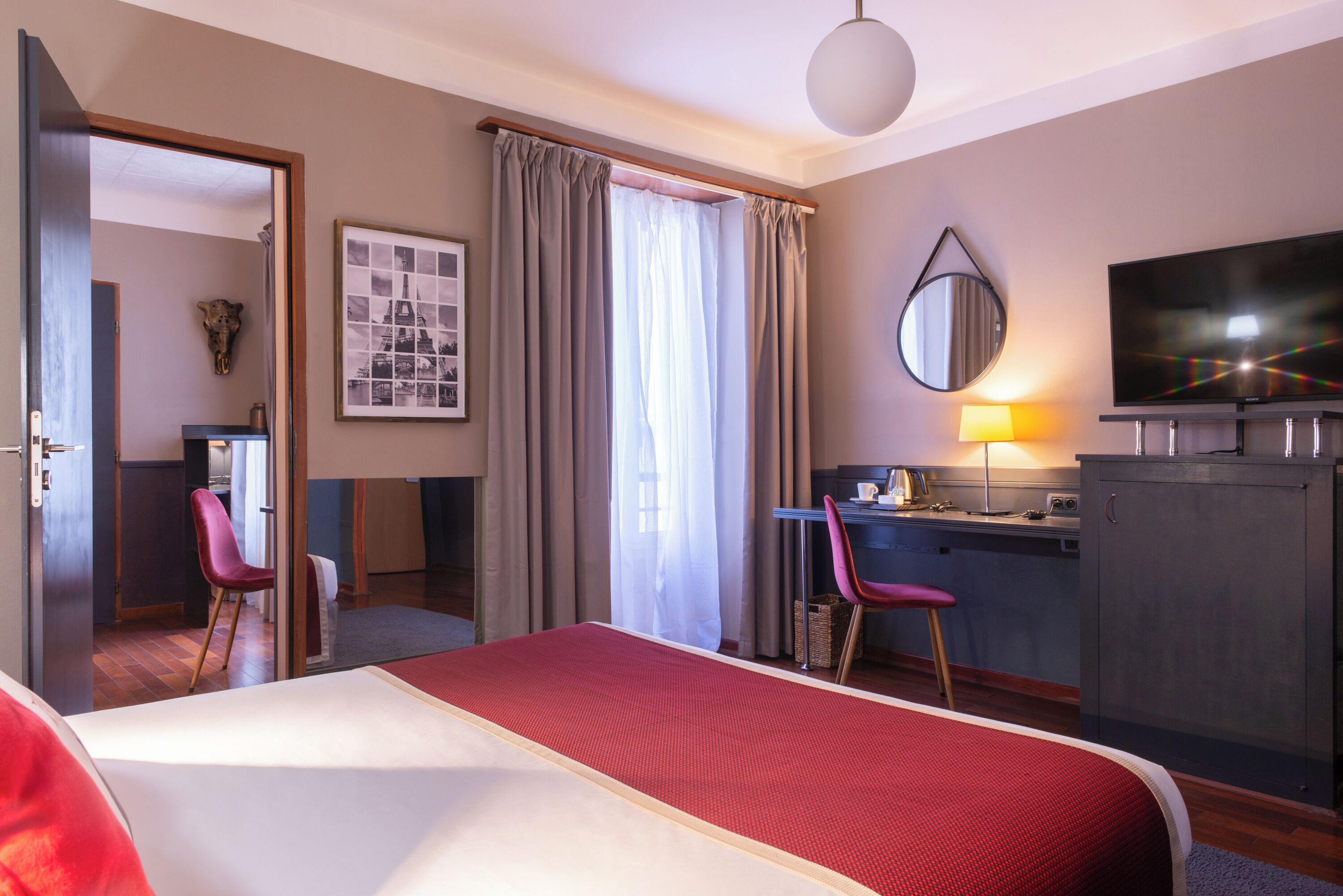 premium bedding, pillow-top beds, free minibar, in-room safe