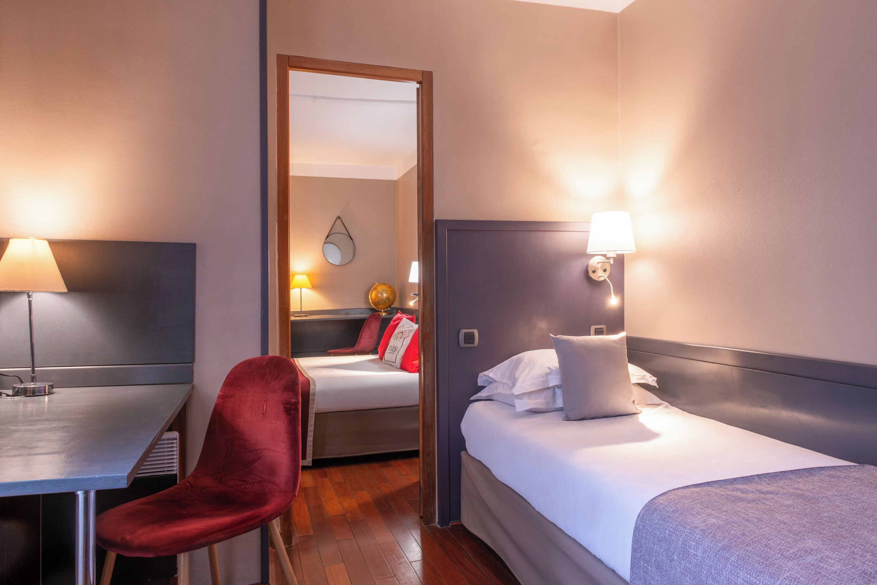 family room | premium bedding, pillow-top beds, free minibar, in-room safe