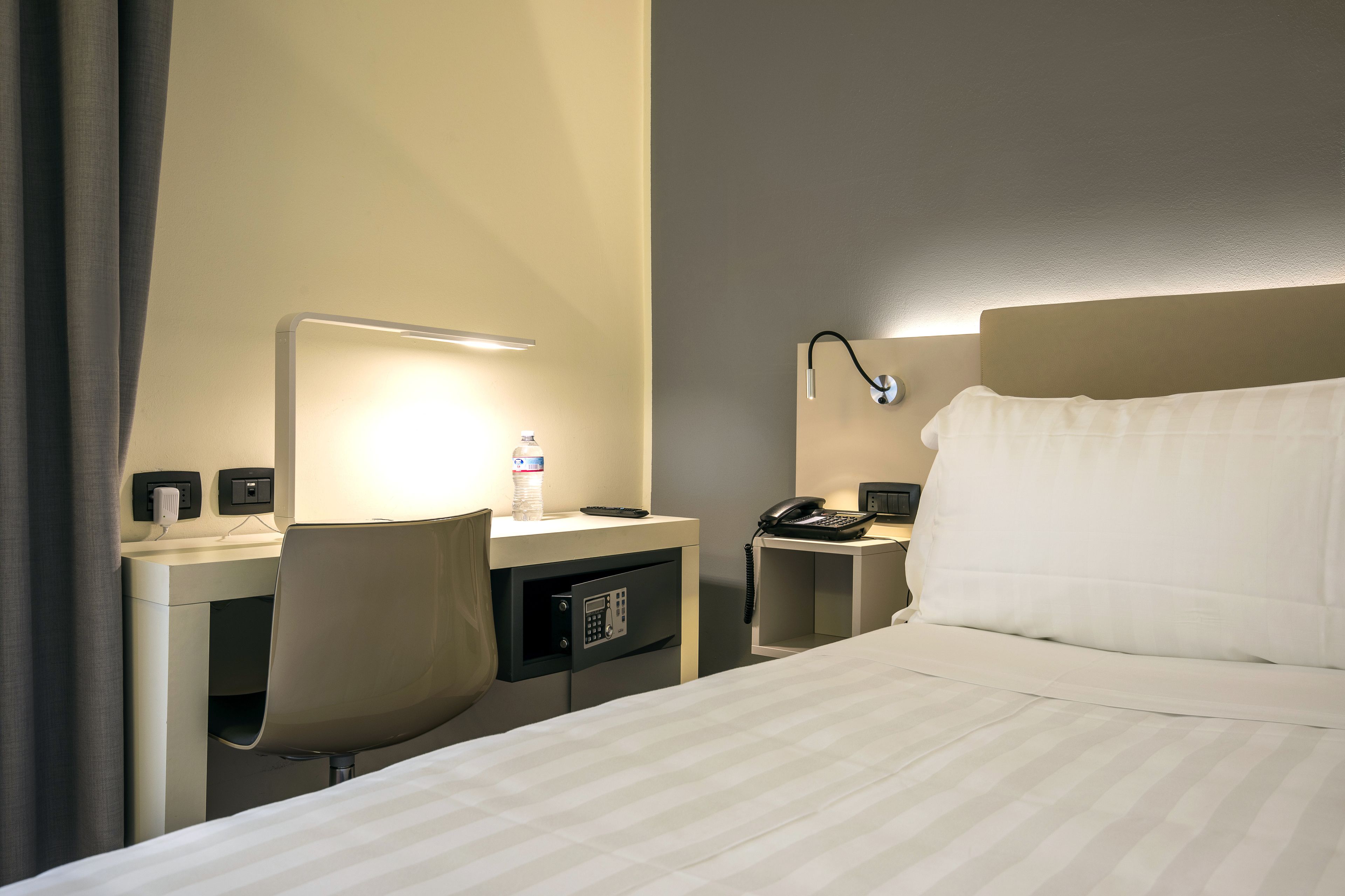 Single Room | Premium bedding, down duvets, minibar, in-room safe
