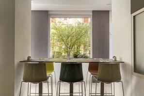 Daily continental breakfast (EUR 10 per person)