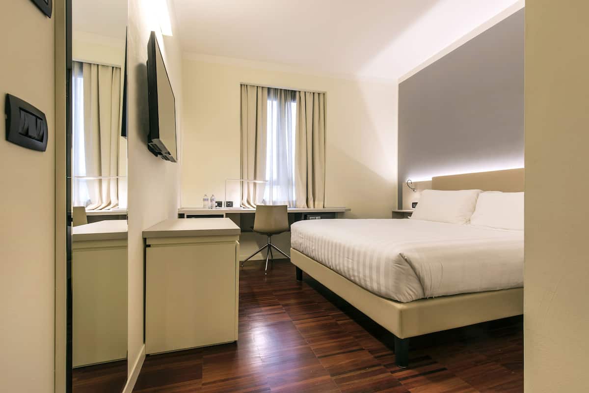 Double Room | Premium bedding, down comforters, minibar, in-room safe