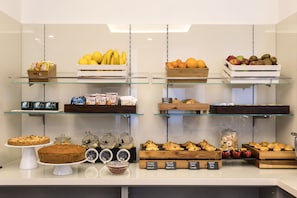 Daily continental breakfast (EUR 10 per person) - 43 Station Hotel (Milan)