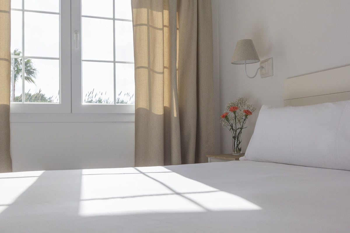 Leilighet, 1 soverom | Sengetøy av topp kvalitet, dundyner og senger med Select Comfort-madrass