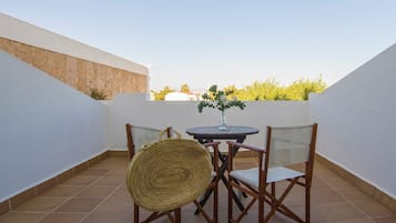 Habitación con 1 cama matrimonial o 2 individuales | Terraza o patio
