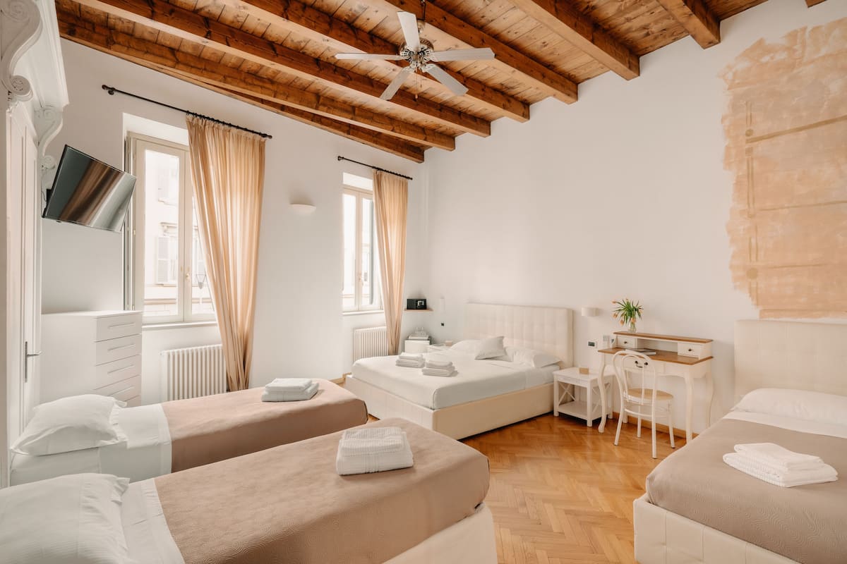1 bedroom, premium bedding, minibar, in-room safe
