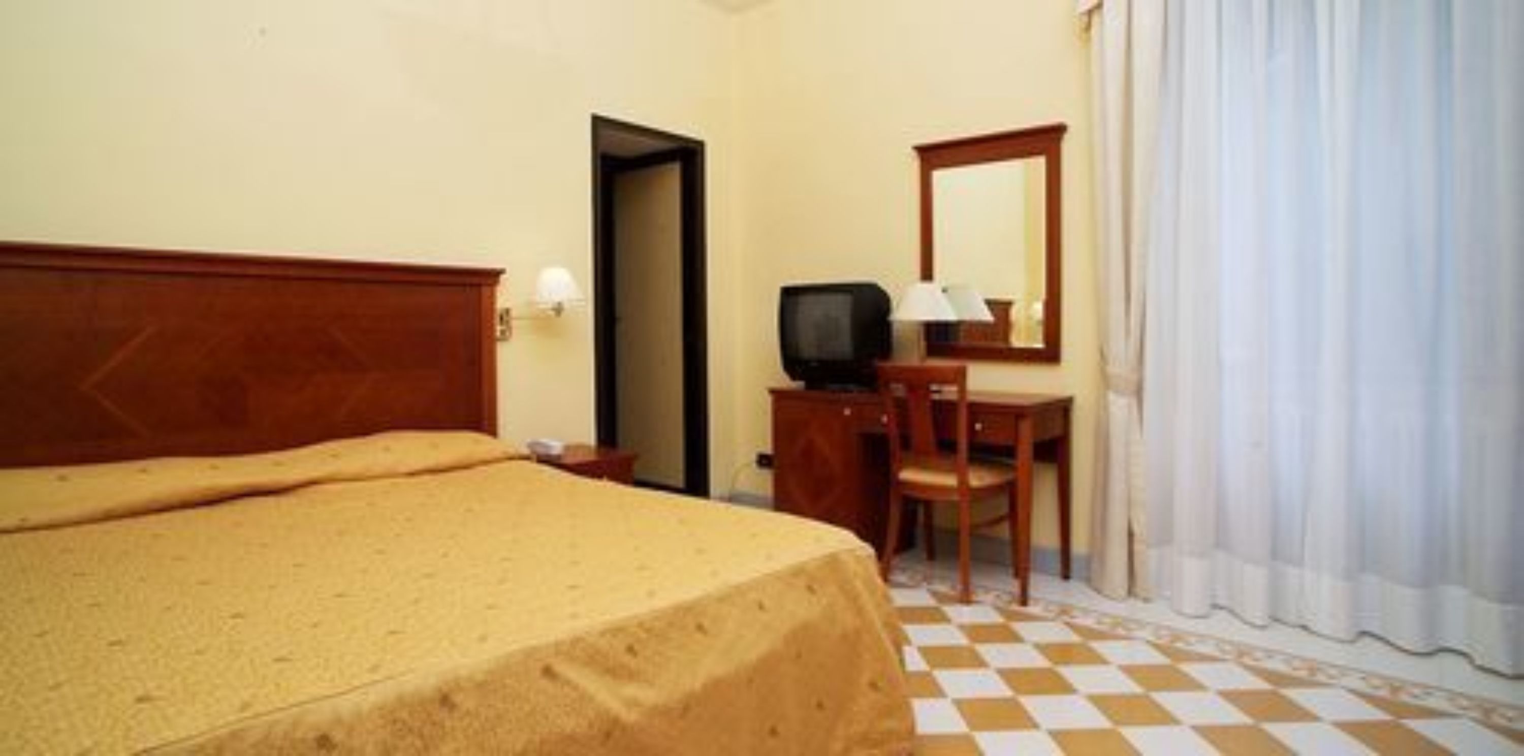 in-room safe, desk, rollaway beds, free wifi