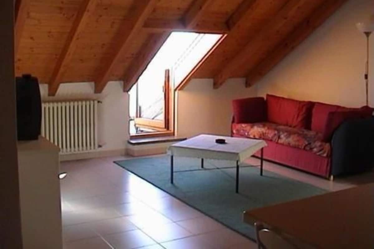 Apartment, 1 Schlafzimmer, Seeblick | Wohnbereich | Fernseher