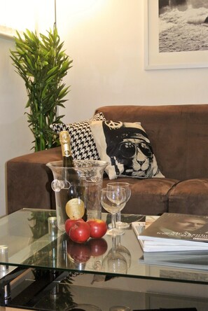 Apartament, planta baixa | Sala d'estar | Televisor de pantalla plana 