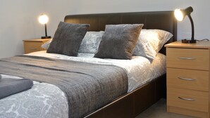 Apartamento, no piso térreo | 1 quarto, ferros/tábuas de passar roupa, Wi-Fi de cortesia