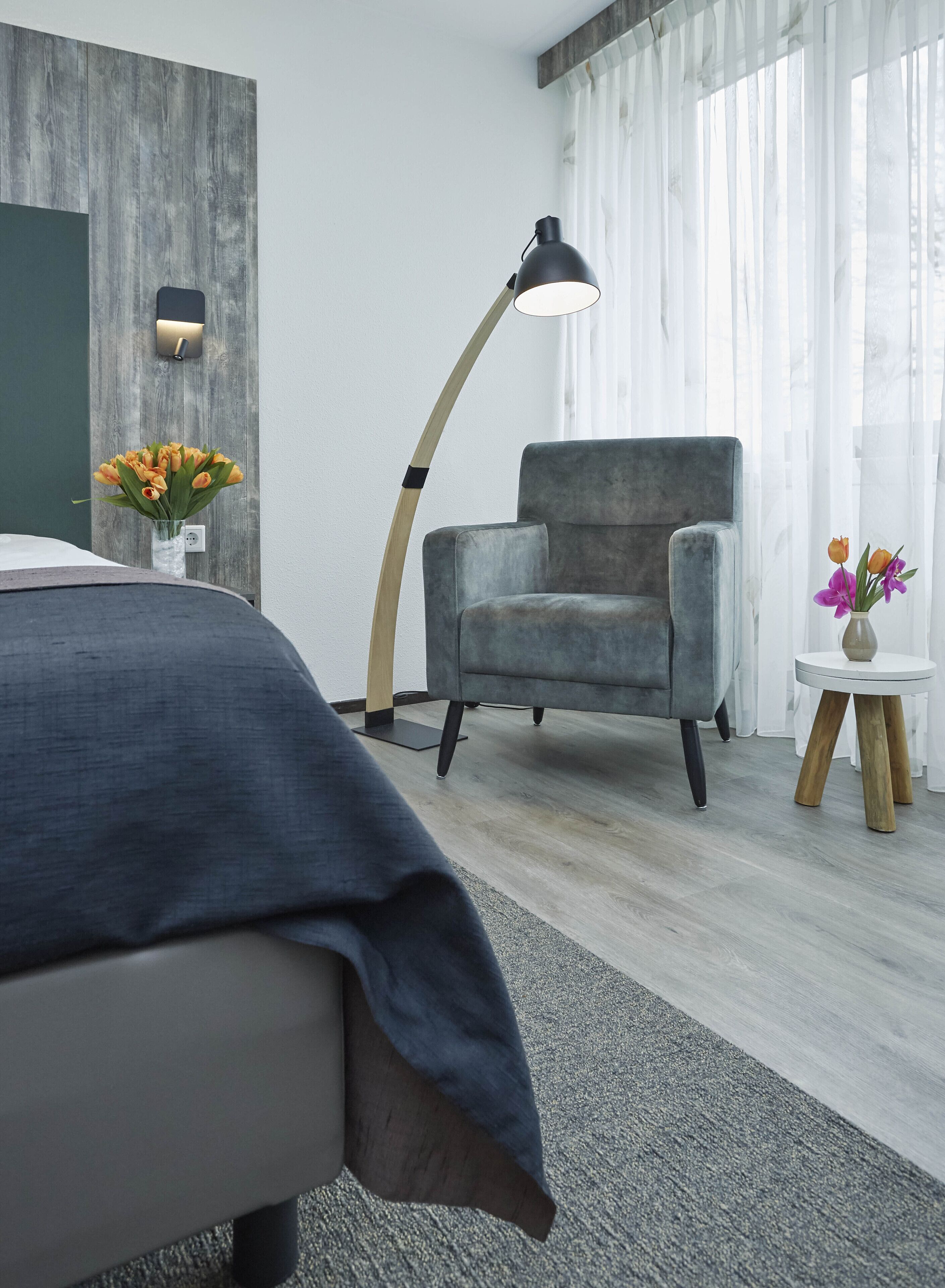 1 bedroom, hypo-allergenic bedding, blackout curtains, soundproofing