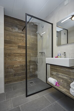 Regadera, regadera tipo lluvia, amenidades de baño gratuitas 