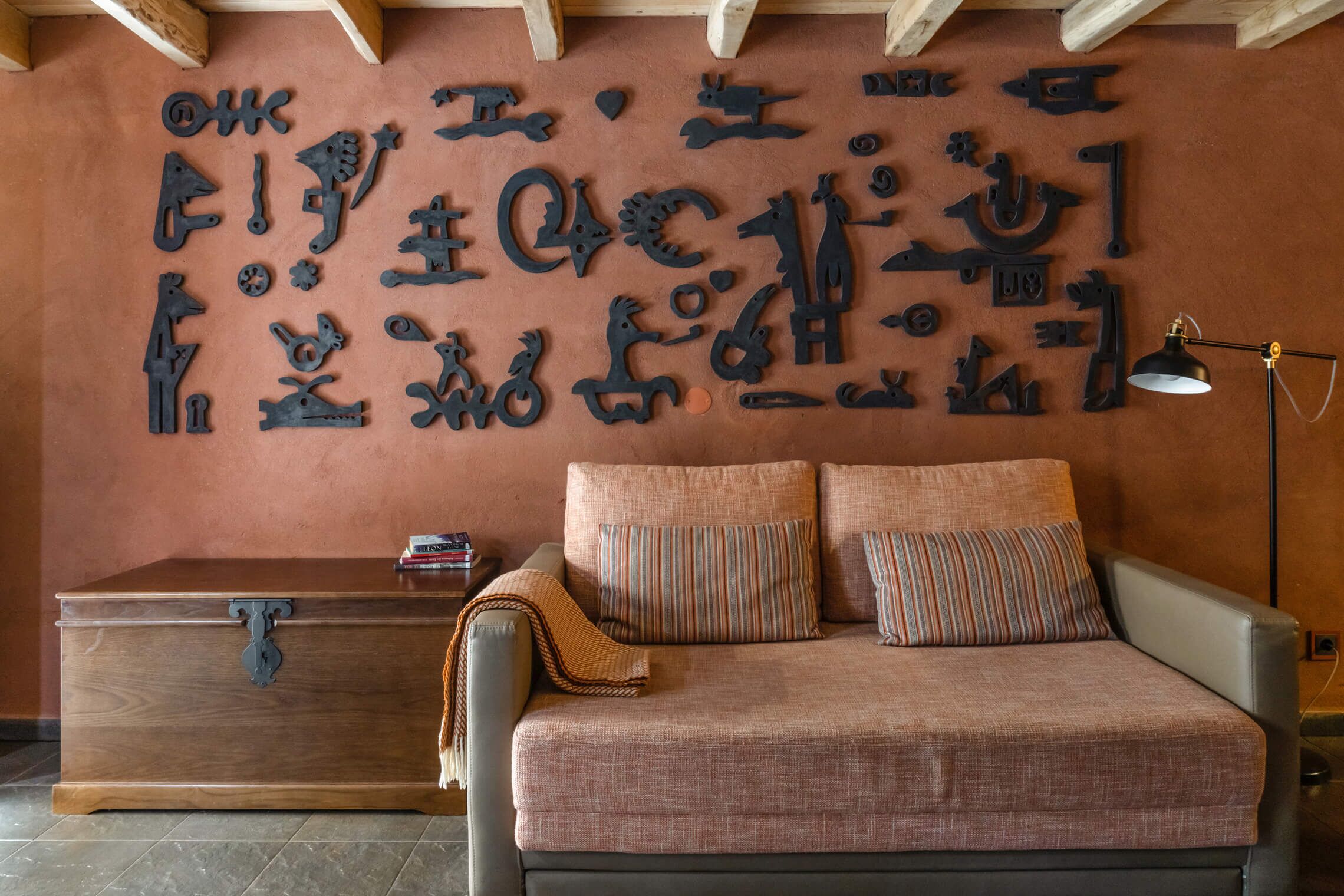 スーペリア ハウス 1 ベッドルーム (Estórias) | リビング エリア | 暖炉、書庫