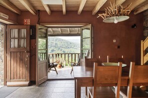 Superior House, 1 Bedroom (Vale) | In-room dining