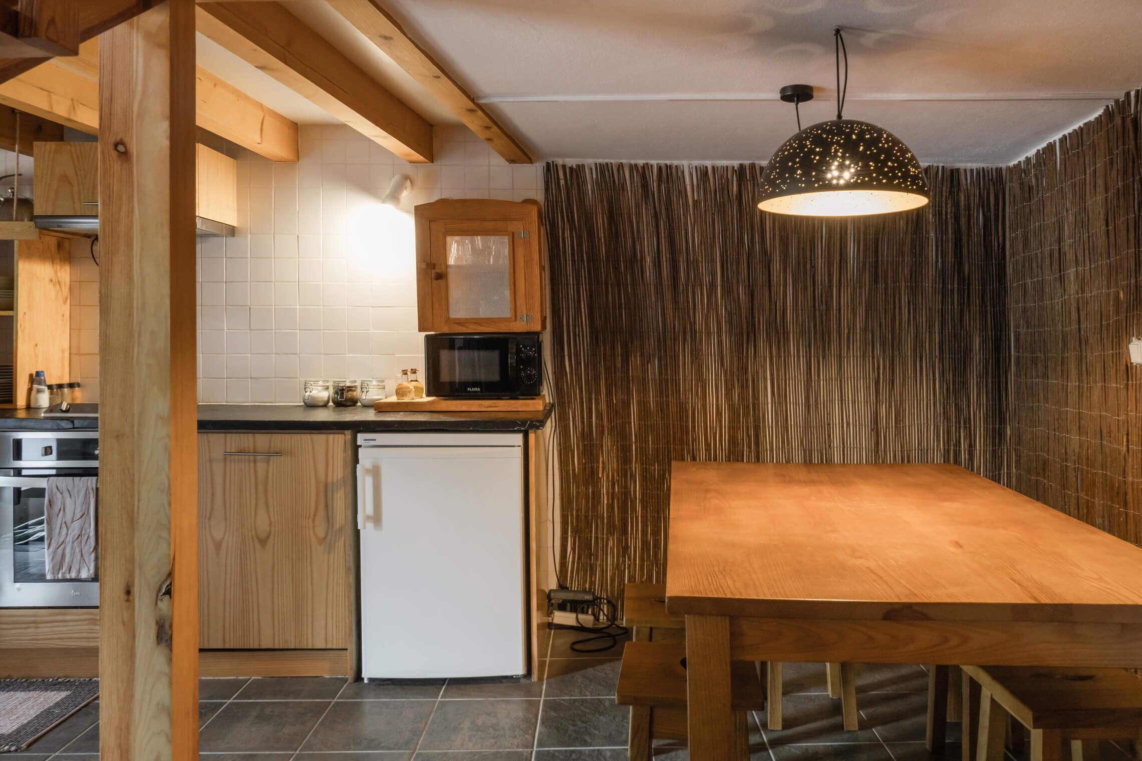 Makan di kamar