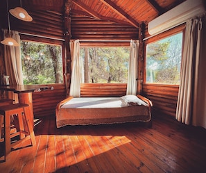 Loft Panoramique, côté jardin | Coin séjour | Télévision à écran plat, baby-foot, livres