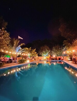 Outdoor pool, sun loungers - Posada del Viento (Tandil)