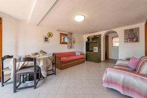 Apartment, 2 Bedrooms (TRILO CARAIBI) | Living area