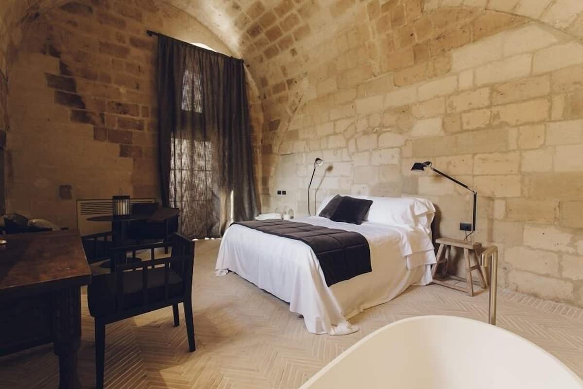 Exclusive Studio Suite | 1 bedroom, premium bedding, minibar, in-room safe