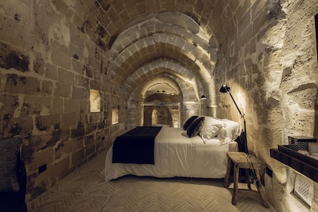 Exclusive Studio Suite | 1 bedroom, premium bedding, minibar, in-room safe