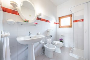 Apartment, 1 Bedroom (Via Prato) | Bathroom
