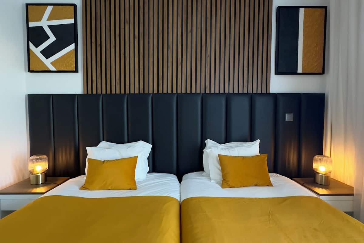 soundproofing, free wifi, bed sheets