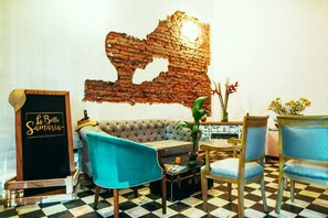 Sảnh tiếp tân