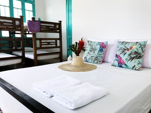 Desk, free WiFi - Casa La Bella Samaria Hostel Boutique (Santa Marta)