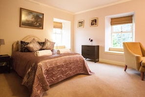 House, 6 Bedrooms