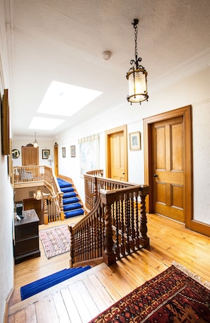 7 bedrooms, free WiFi, bed sheets