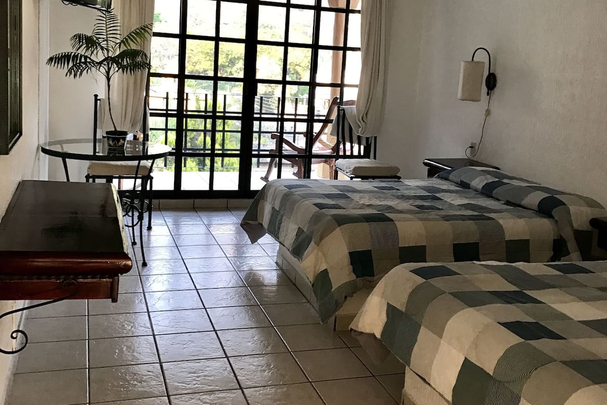 Desk, iron/ironing board, rollaway beds, free WiFi