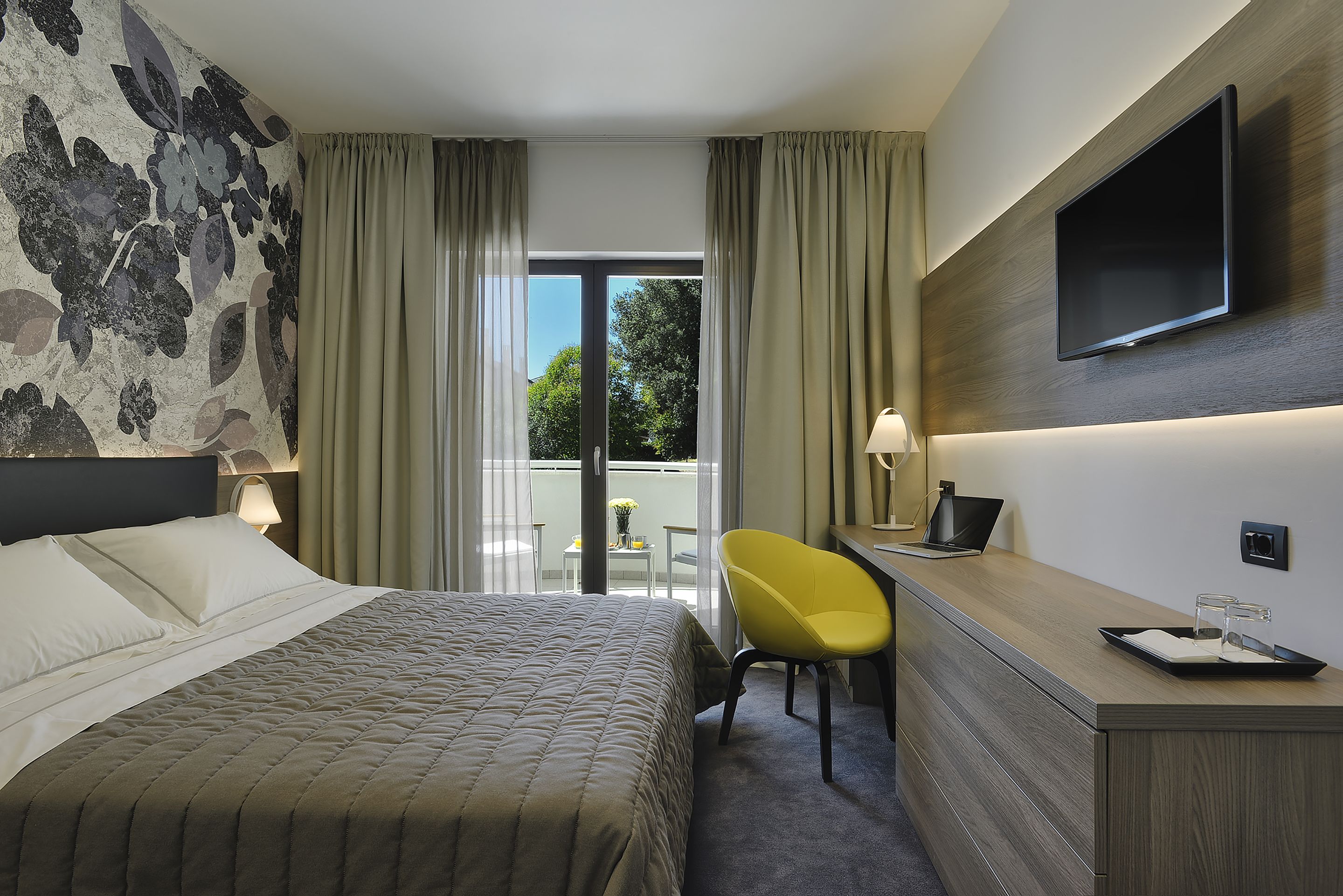 basic double or twin room, 1 bedroom, balcony | living area | led tv