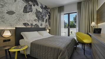 Basic Double or Twin Room, 1 Bedroom, Balcony | Premium bedding, minibar, in-room safe, desk