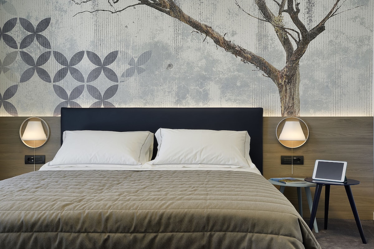 comfort triple room, 1 bedroom, balcony | premium bedding, minibar, in-room safe, desk