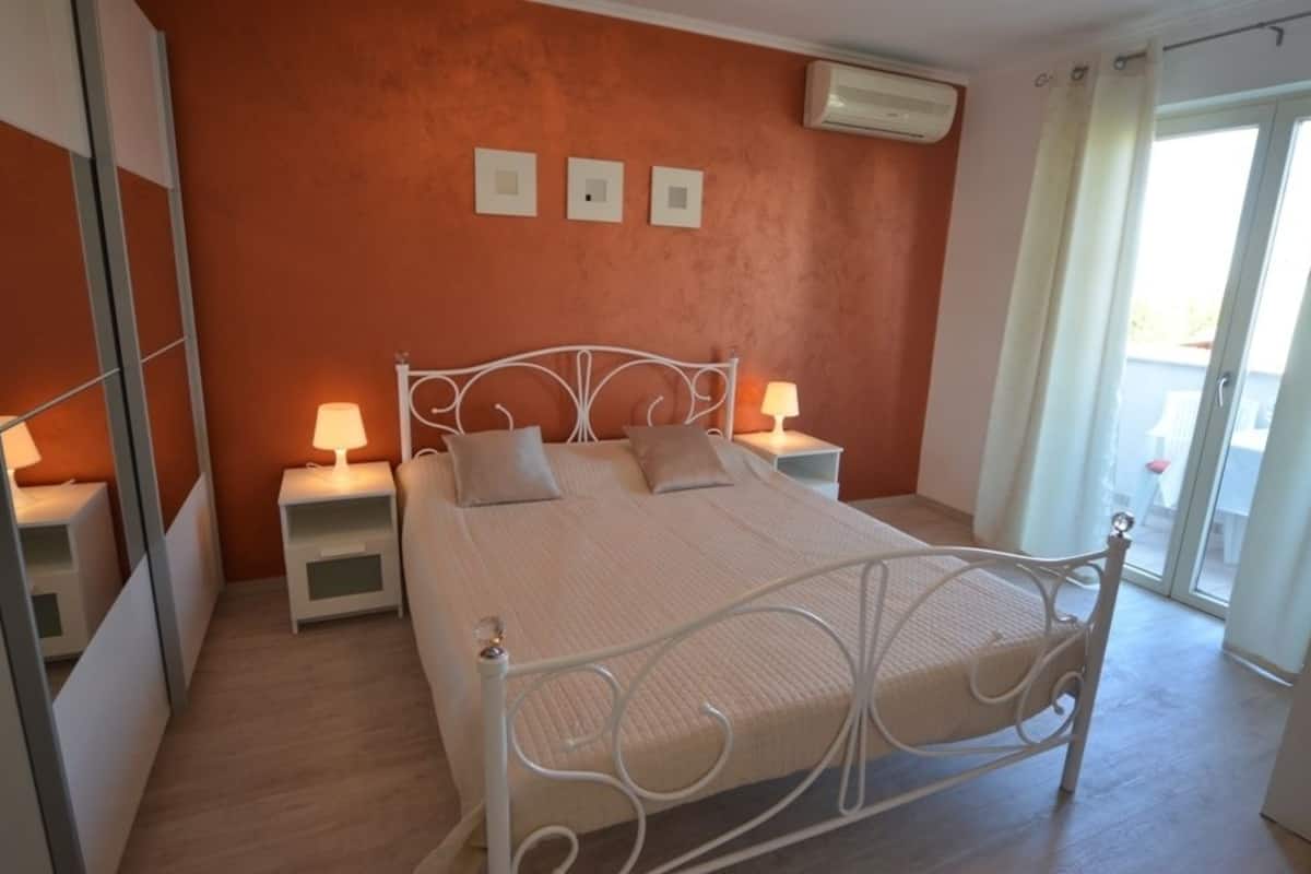 Romantic Double Room, Balcony, Garden View