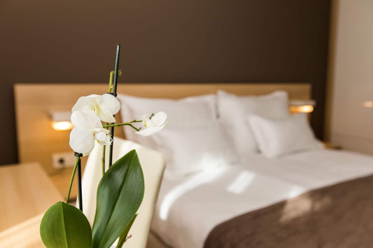 superior double room, 1 bedroom, balcony, sea facing | 1 bedroom, minibar, in-room safe, individually decorated