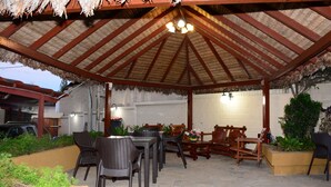 Terrace/patio - Hotel La Siesta (Santa Cruz)