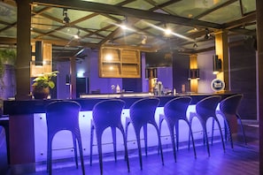 Bar al costat de la piscina