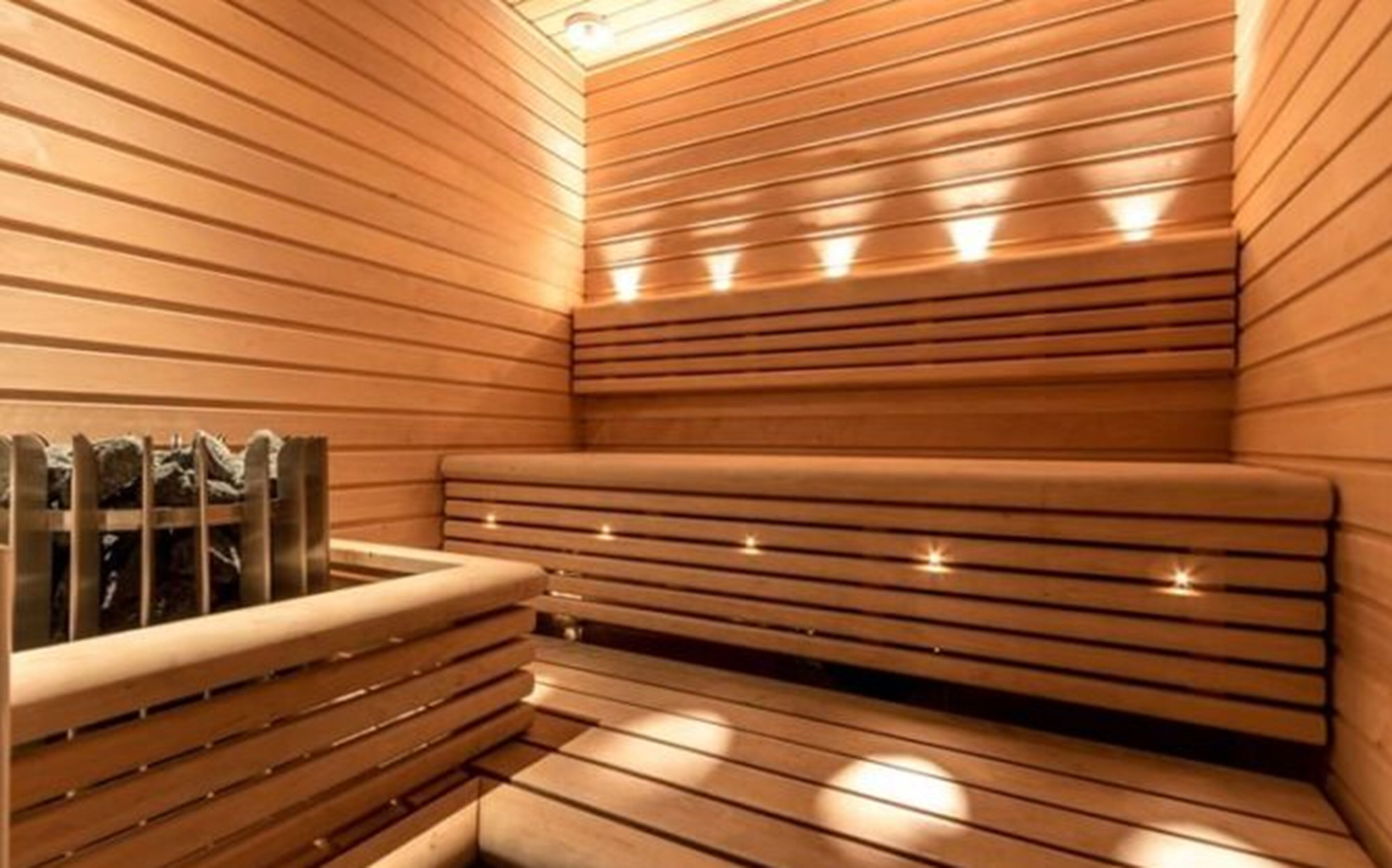 couples treatment room(s), sauna, hot tub, steam room