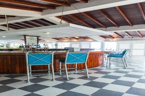 Bar (in der Unterkunft)